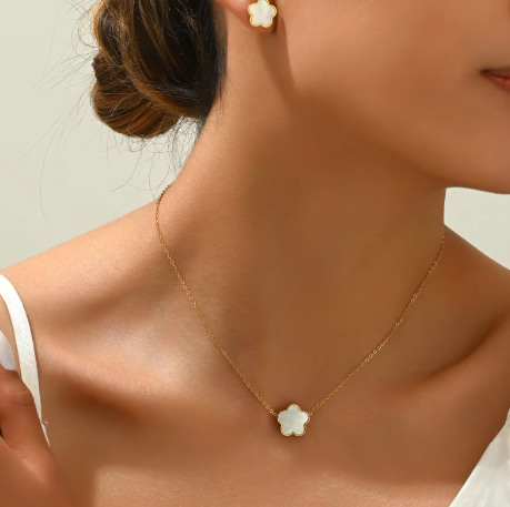 Clover Statement Necklace